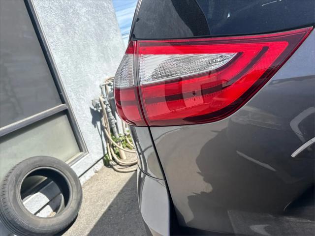 2015 Toyota Sienna XLE 8 Passenger