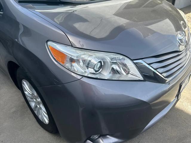 2015 Toyota Sienna XLE 8 Passenger