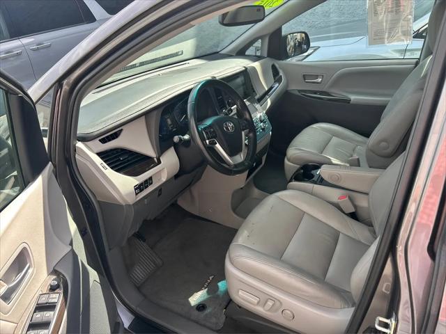 2015 Toyota Sienna XLE 8 Passenger