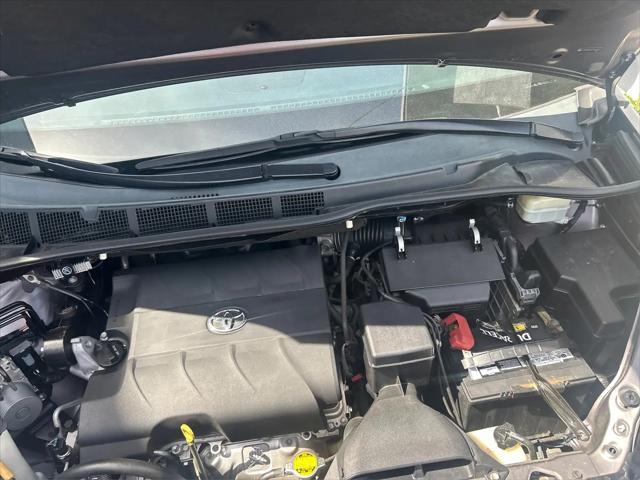 2015 Toyota Sienna XLE 8 Passenger