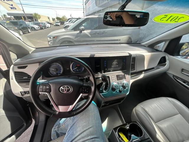 2015 Toyota Sienna XLE 8 Passenger