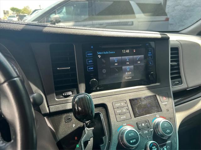 2015 Toyota Sienna XLE 8 Passenger
