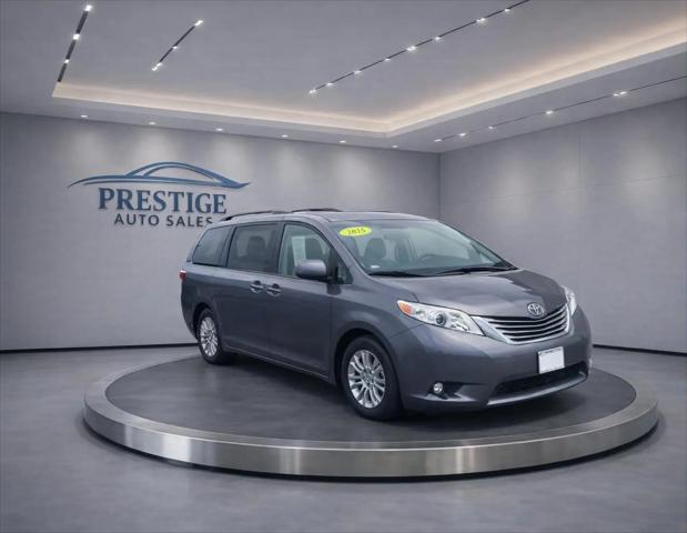 2015 Toyota Sienna XLE 8 Passenger