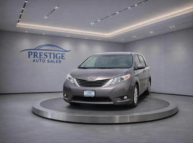 2015 Toyota Sienna XLE 8 Passenger