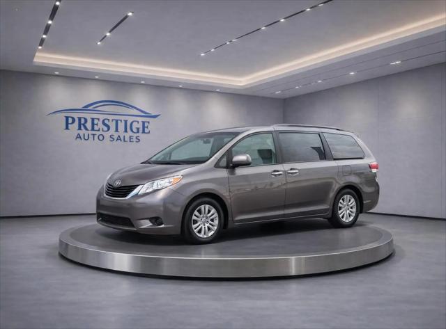 2015 Toyota Sienna XLE 8 Passenger