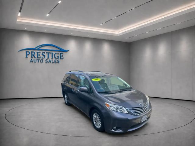 2015 Toyota Sienna XLE 8 Passenger