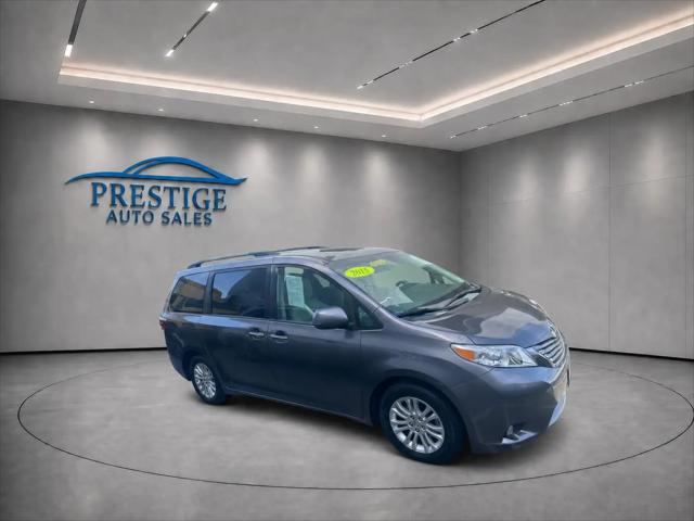2015 Toyota Sienna XLE 8 Passenger
