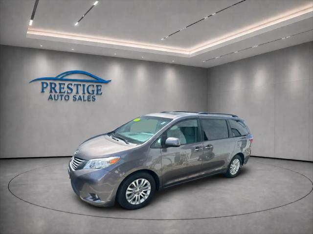 2015 Toyota Sienna XLE 8 Passenger