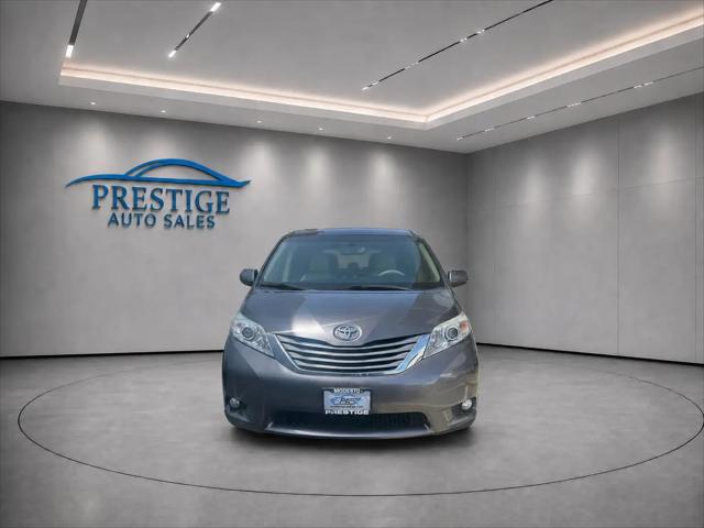 2015 Toyota Sienna XLE 8 Passenger