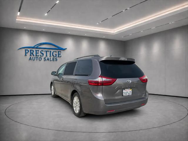 2015 Toyota Sienna XLE 8 Passenger