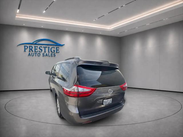 2015 Toyota Sienna XLE 8 Passenger