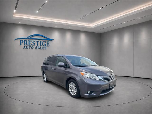 2015 Toyota Sienna XLE 8 Passenger