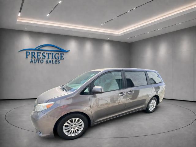 2015 Toyota Sienna XLE 8 Passenger
