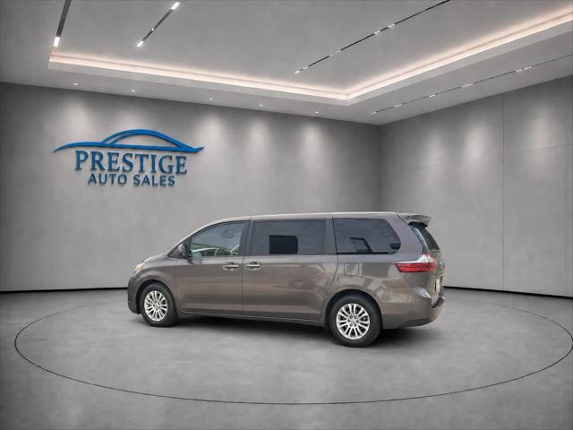 2015 Toyota Sienna XLE 8 Passenger