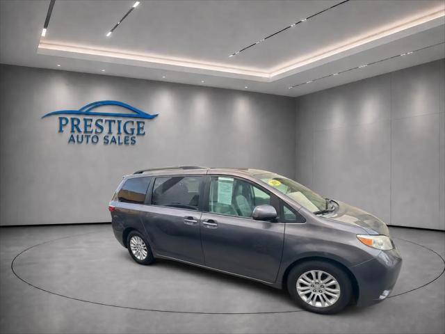 2015 Toyota Sienna XLE 8 Passenger