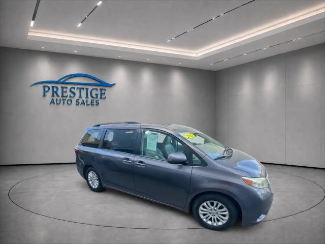2015 Toyota Sienna XLE 8 Passenger