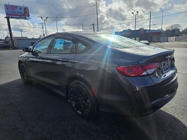 2017 Chrysler 200 Touring