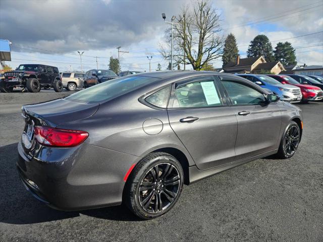 2017 Chrysler 200 Touring