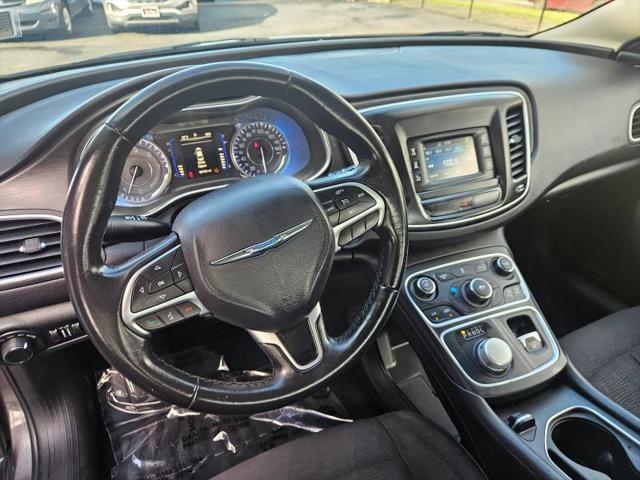 2017 Chrysler 200 Touring