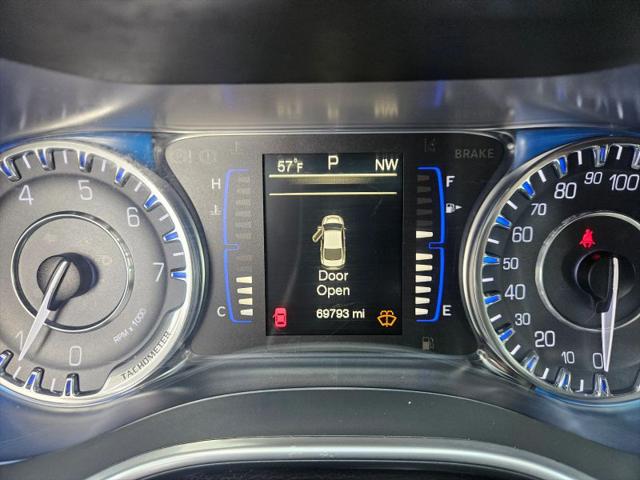 2017 Chrysler 200 Touring