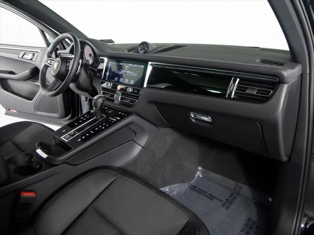 2025 Porsche Macan Macan