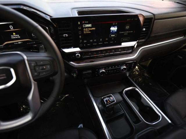 2025 GMC Sierra 1500 4WD Crew Cab Short Box SLT