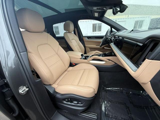 2025 Porsche Cayenne E-Hybrid E