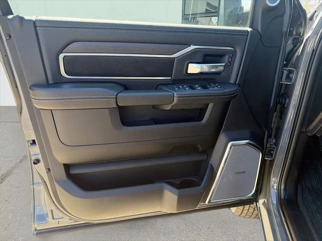 2026 Ram 3500 Laramie Crew Cab 4x4 8' Box