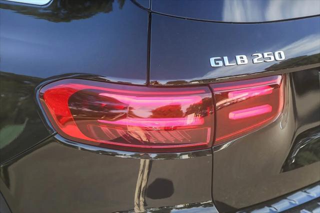 2026 Mercedes-Benz GLB 4MATIC