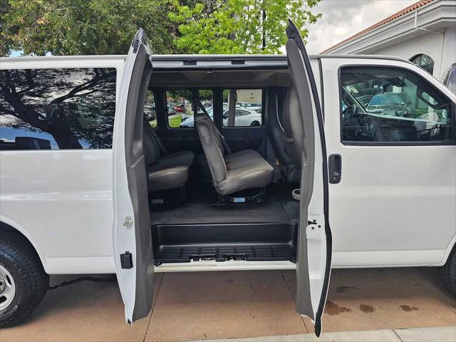 2022 Chevrolet Express Passenger RWD 3500 Extended Wheelbase LT