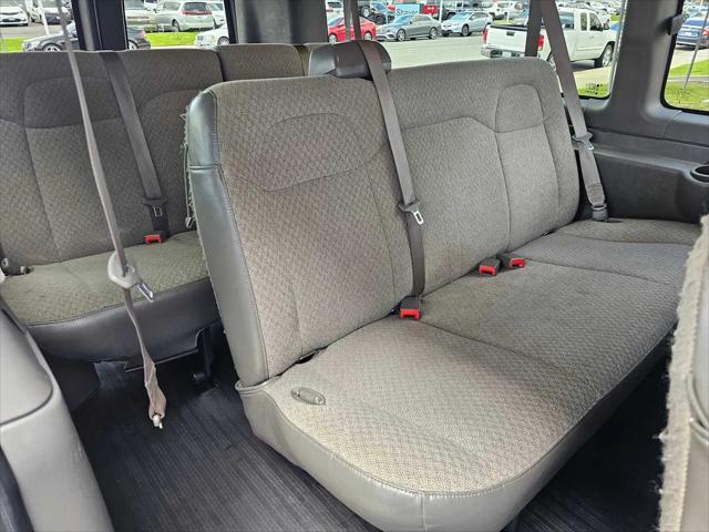 2022 Chevrolet Express Passenger RWD 3500 Extended Wheelbase LT