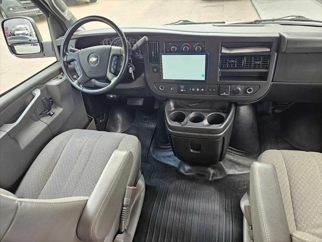 2022 Chevrolet Express Passenger RWD 3500 Extended Wheelbase LT
