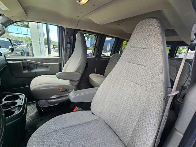 2022 Chevrolet Express Passenger RWD 3500 Extended Wheelbase LT