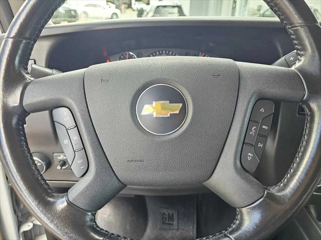 2022 Chevrolet Express Passenger RWD 3500 Extended Wheelbase LT