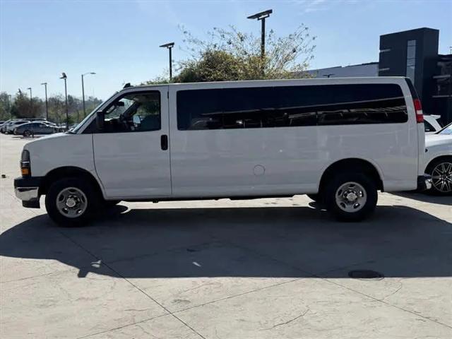 2022 Chevrolet Express Passenger RWD 3500 Extended Wheelbase LT