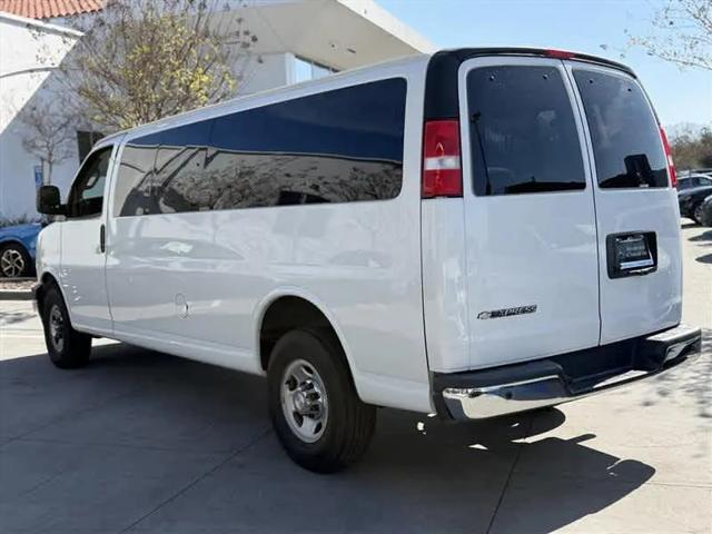 2022 Chevrolet Express Passenger RWD 3500 Extended Wheelbase LT