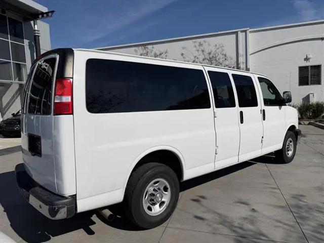 2022 Chevrolet Express Passenger RWD 3500 Extended Wheelbase LT