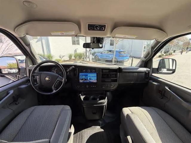 2022 Chevrolet Express Passenger RWD 3500 Extended Wheelbase LT