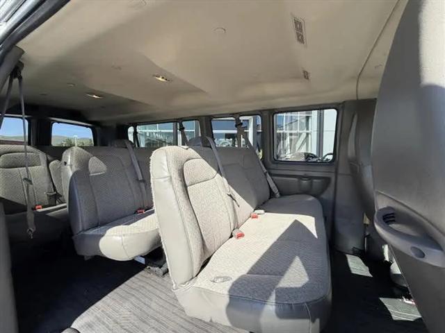2022 Chevrolet Express Passenger RWD 3500 Extended Wheelbase LT