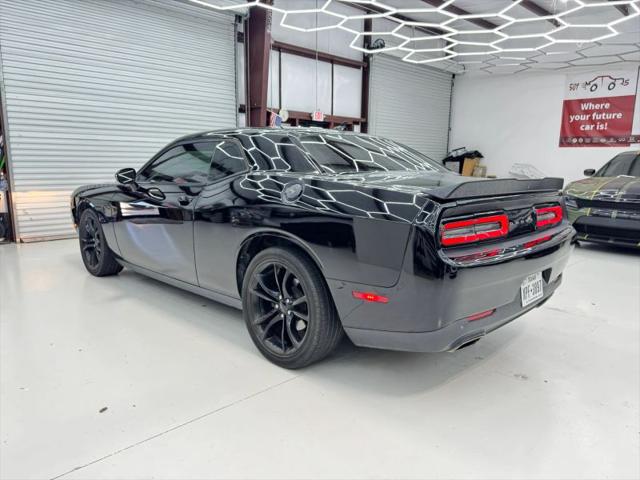 2016 Dodge Challenger SXT Plus