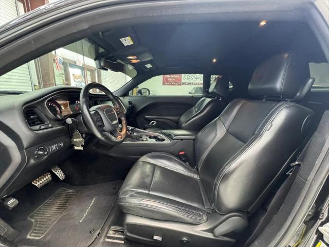 2016 Dodge Challenger SXT Plus