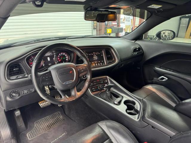 2016 Dodge Challenger SXT Plus