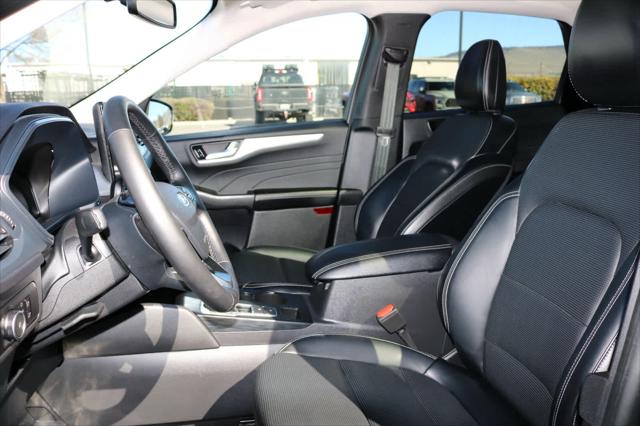 2025 Ford Escape Platinum