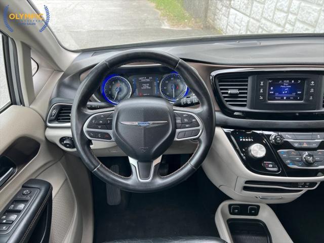 2017 Chrysler Pacifica Touring-L