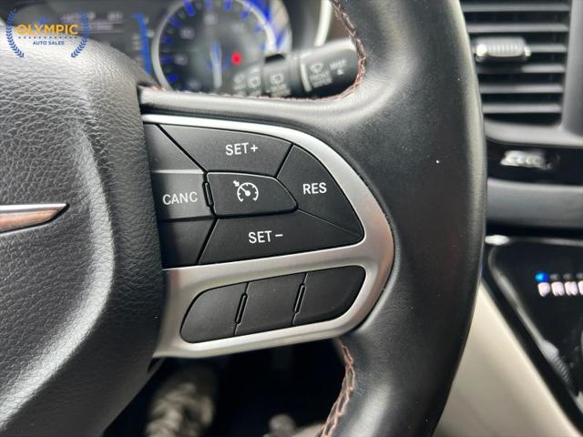 2017 Chrysler Pacifica Touring-L