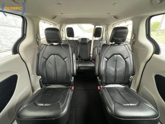 2017 Chrysler Pacifica Touring-L