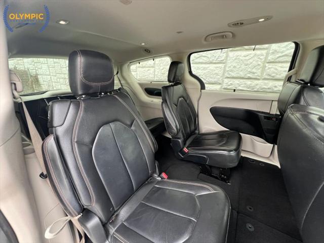 2017 Chrysler Pacifica Touring-L