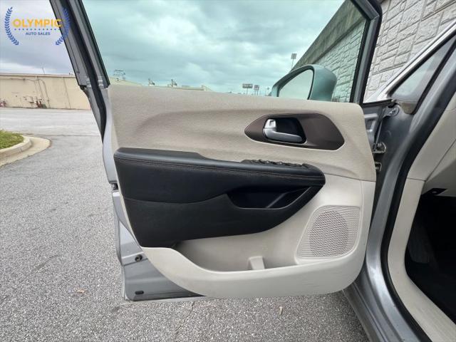 2017 Chrysler Pacifica Touring-L