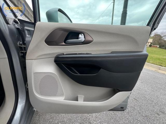 2017 Chrysler Pacifica Touring-L