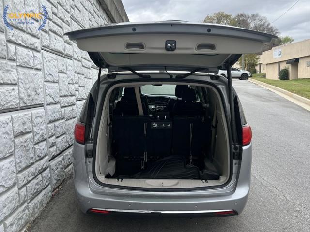2017 Chrysler Pacifica Touring-L